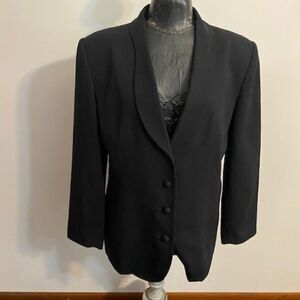 Jacqueline Ferrar Black blazer, size 16